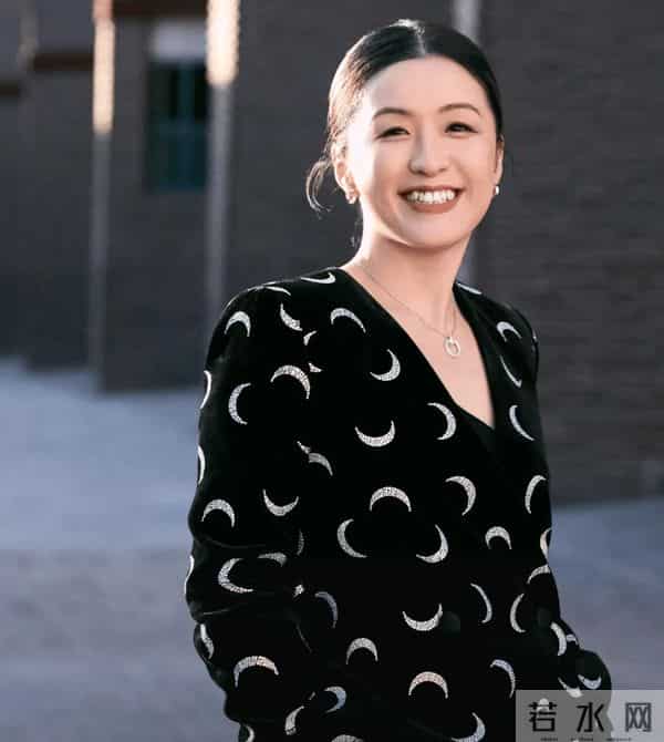 秦雯袭警完整录音曝光!事后还拿下三八红旗手,多家官媒呼吁彻查