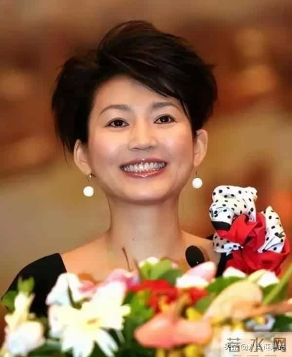 余生好好走!57岁央视女主持王小丫,原来早已经走上另一条大路