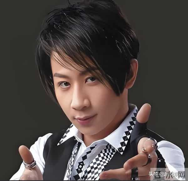 抗癌不到一年,刘谦近况曝光,“不良嗜好”已戒掉,简直判若两人