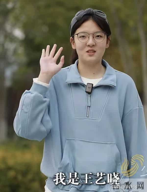 大艺妈妈是幕后推手,罕见露面 真实职业曝光 网友:父母都不简单