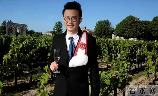 吃相太难看,他出轨、背刺亲家的时候,完全忘记自己是“凤凰男”