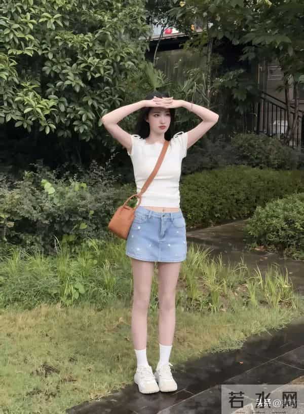 王楚然 蜂腰长腿肌肤如雪,笔直修长大白腿,不愧是上戏校花