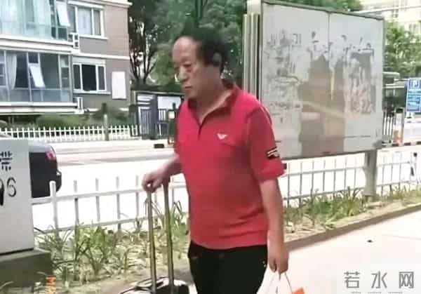 事实证明,干一行败一行,妻离子散的牛群,已经走上了另一条大道