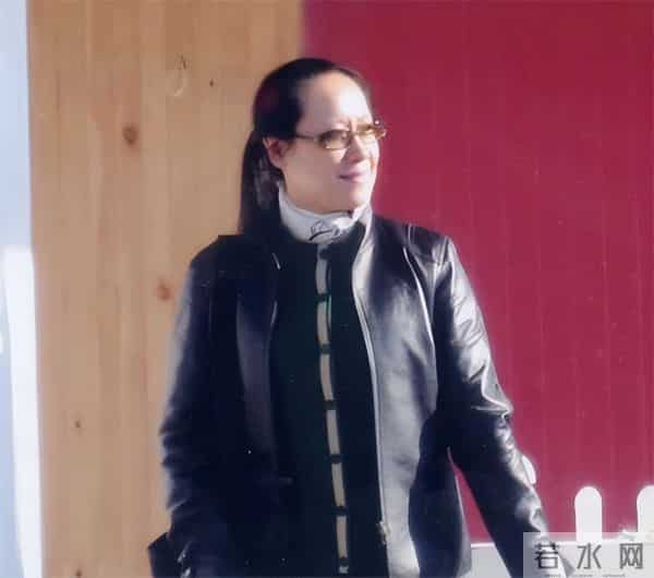 原来他俩是夫妻,家里家外老婆是领导,68岁住大别墅仍坚持拍戏