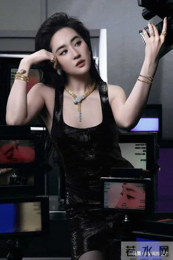 我的天,人间尤物刘亦菲突破传统“神仙姐姐”形象,灵蛇太飒了