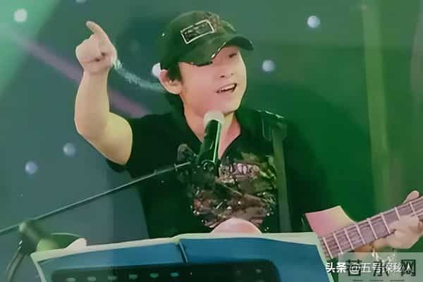 离婚33年后,再看刀郎“和富商私奔”的前妻,她后悔俩字说烂了