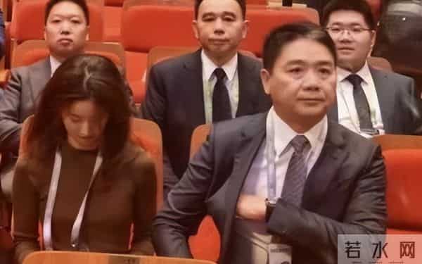 一天4瓜各个离谱!顶流婚变、王菲女儿被曝同居、王家卫又惹事了