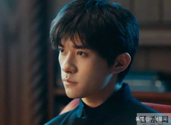 钱赚够了不装了?被曝"丑闻"的易烊千玺,揭开了内娱"恶俗"的一面