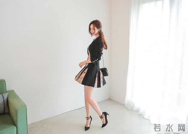 孙允珠-西亚简约风锁链流苏纯白外套