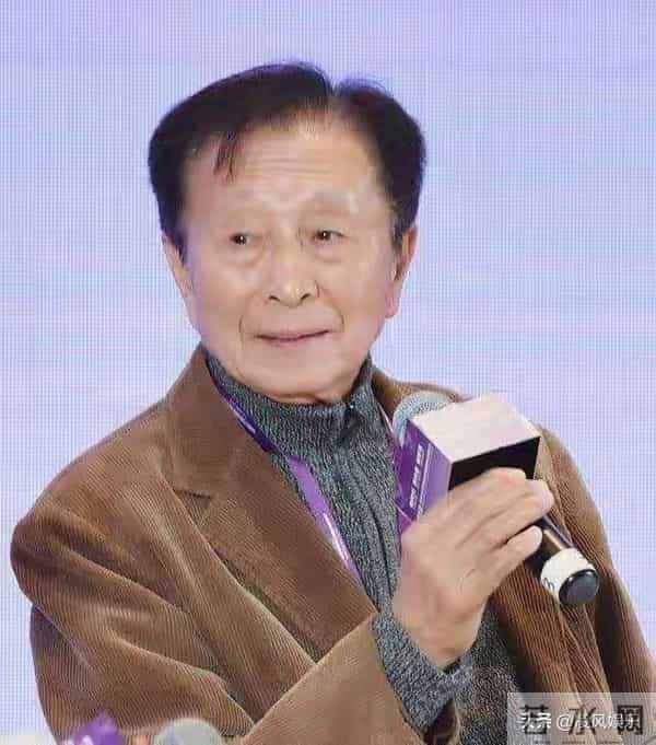 86岁宋世雄现状:定居北京老到认不出,托举儿女成才却都不在身边