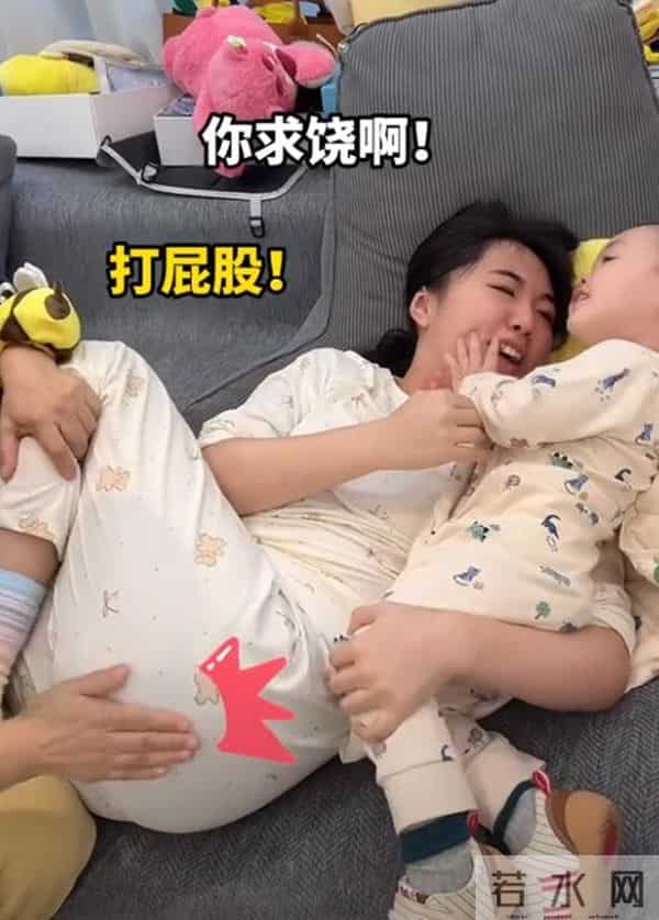 王宁女儿晒家庭日常,教儿子直呼金龟子大名,祖孙三代像两代人