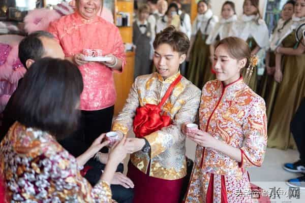 黎宽怡31岁生日无预警宣布做妈妈，抱宝宝真相出乎意料