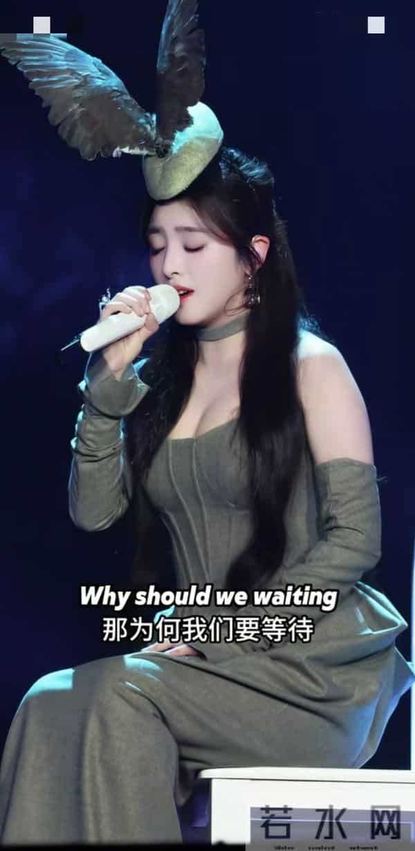 张含韵的身材那么好了啊！ 记忆都还停留在酸酸甜甜那个甜妹时候