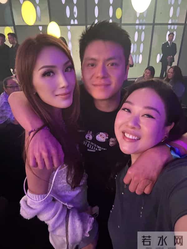 何超琼在澳门办活动家族成员齐聚,何超盈携女现身,大房孙女也在