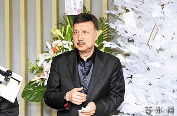 当年一代歌王,却沦为人人喊打的台D分子,如今妻离子散令人唏嘘