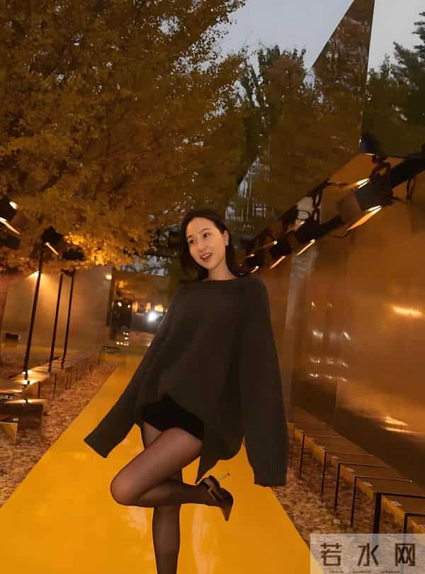 杨佑宁媳妇身材简直堪比梦露啊,肉肉的性感又火辣 看得人目不转睛