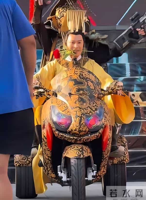 明星都开始失业了？众多明星无戏可拍换赛道，星二代纷纷集体出道