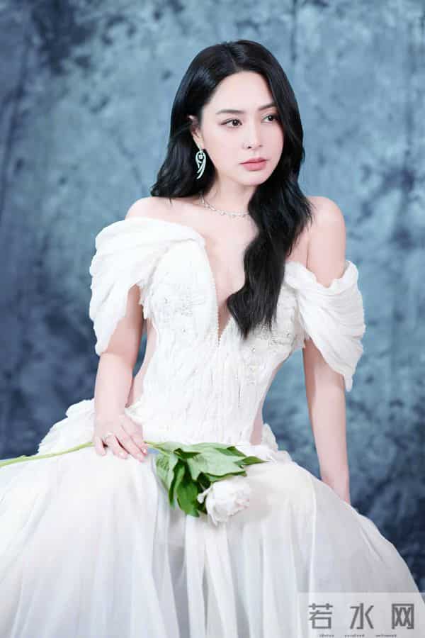 女神钟欣潼——魅力无法抵挡,这身材简直是极品中的极品!