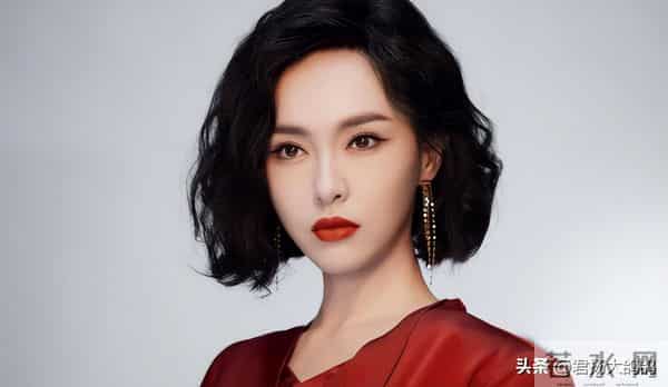 杨幂伴娘,王家卫一语道破真相,这才明白,杨幂和唐嫣为什么会闹掰