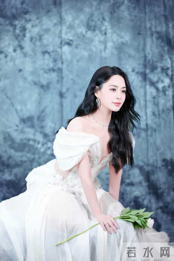 女神钟欣潼——魅力无法抵挡,这身材简直是极品中的极品!