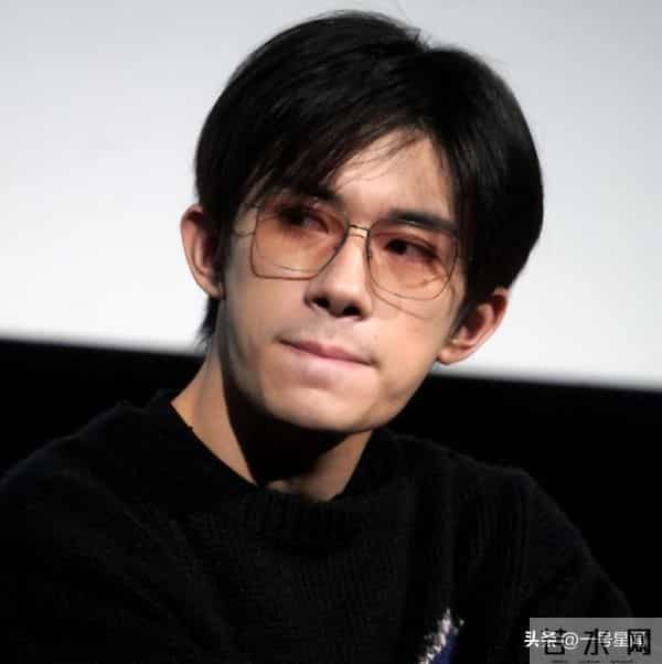 钱赚够了不装了?被曝"丑闻"的易烊千玺,揭开了内娱"恶俗"的一面