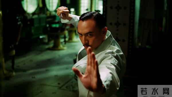 王家卫受害者越扒越有,张智霖被困10年不欢而散,临走还被爆粗口