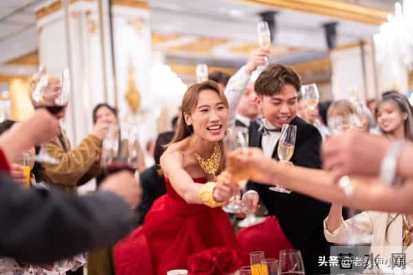 黎宽怡31岁生日无预警宣布做妈妈，抱宝宝真相出乎意料