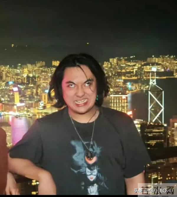 吴镇宇儿子费曼被评油腻,与杨威儿子杨阳洋合照,被调侃像流浪汉