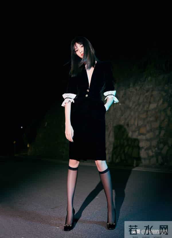 张艺上经典丝袜妆造美图集