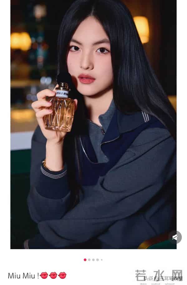 王诗龄现身上海参加活动，这次衣服穿对了，与何超莲同框好养眼