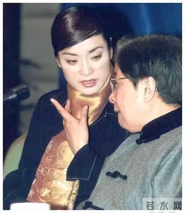 打败韦唯毛阿敏,却被亲弟打到脑震荡,沦为保姆的金炜玲现状如何