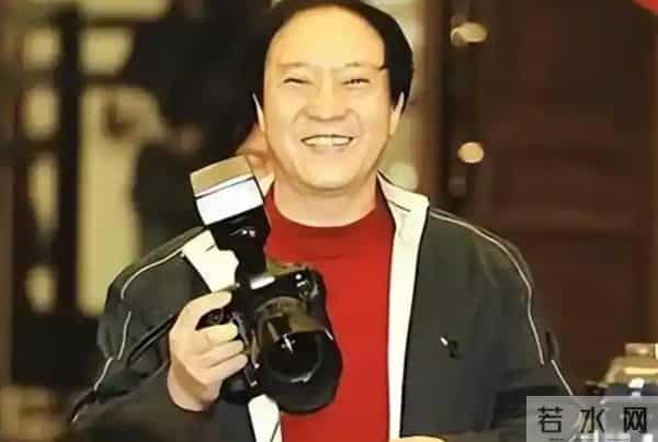 事实证明,干一行败一行,妻离子散的牛群,已经走上了另一条大道