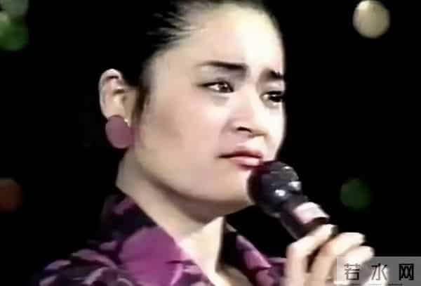 打败韦唯毛阿敏,却被亲弟打到脑震荡,沦为保姆的金炜玲现状如何