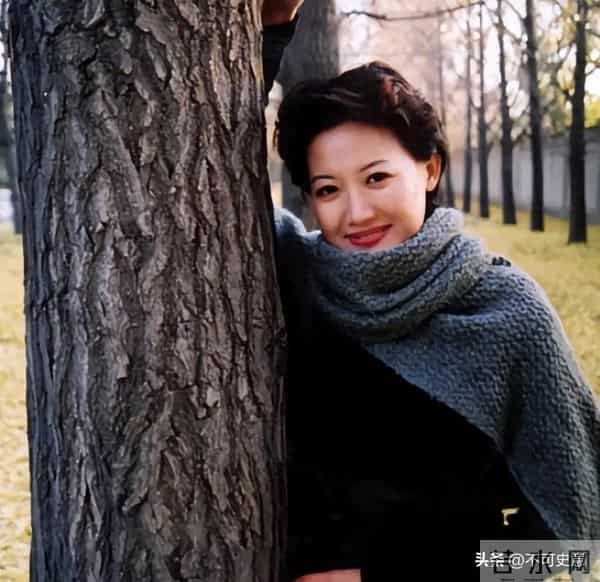 至今未婚的5位央视女主持,明明私生活干净,为何依旧单身?