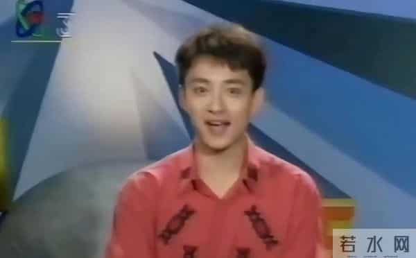 前最帅央视主持人复出,56岁已满头白发,回应身价百亿总裁传闻