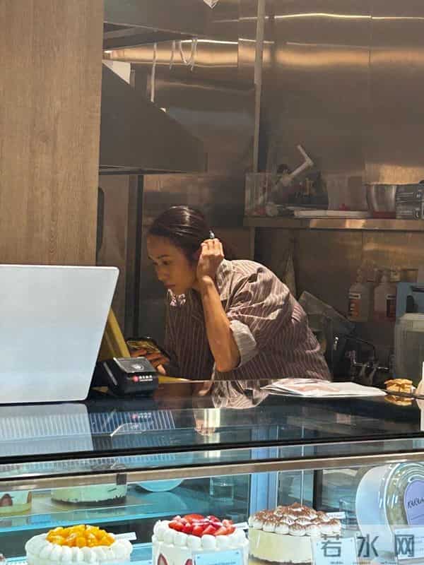 38岁香港女星逐渐淡出娱乐圈,目前自主创业开蛋糕店