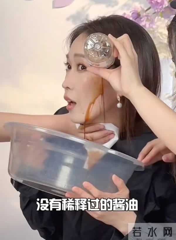 董宇辉成大款,顿顿当老板,留下的YOYO却熬成“废子”令人唏嘘