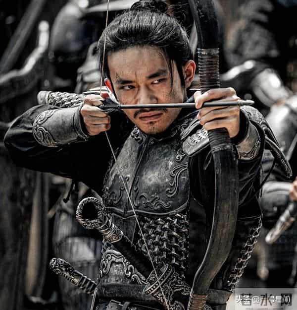 钱赚够了不装了?被曝"丑闻"的易烊千玺,揭开了内娱"恶俗"的一面