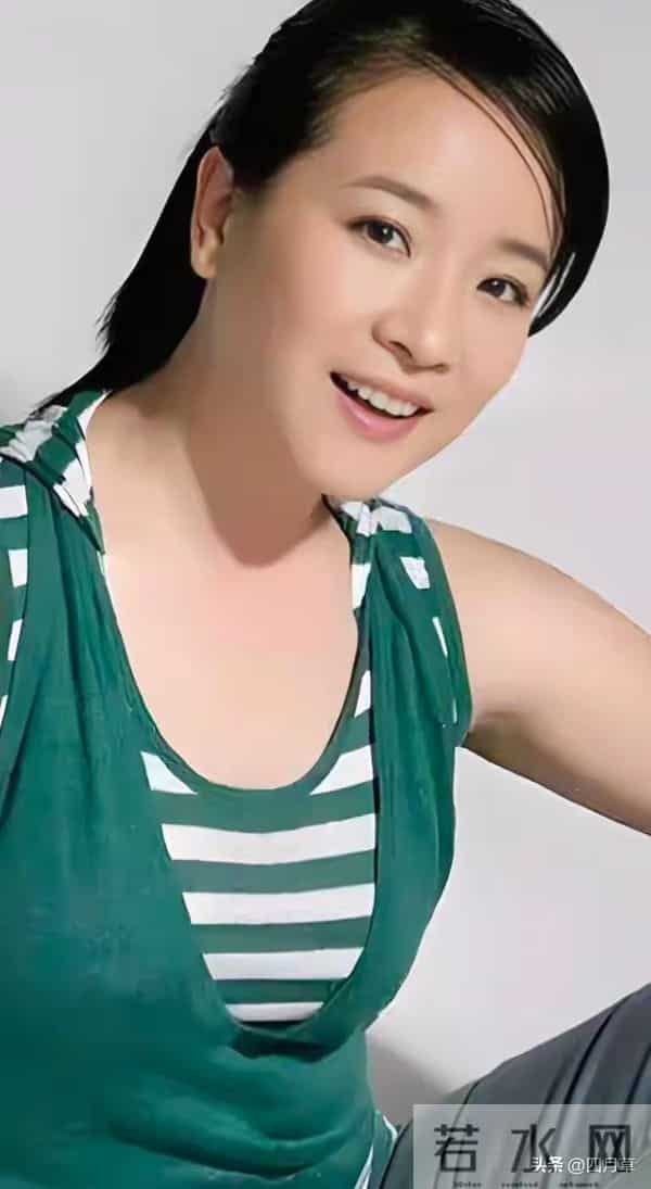 陈小艺，肤白貌美 ，气质依旧：写真欣赏。