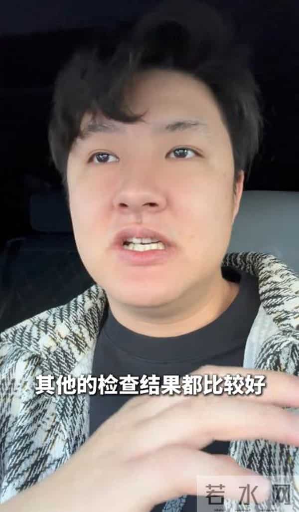 王宁女儿晒家庭日常,教儿子直呼金龟子大名,祖孙三代像两代人