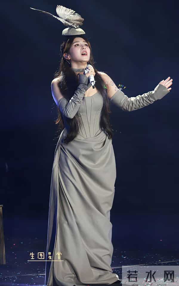 张含韵,体态丰满不了些许,是无数90后的青春回忆