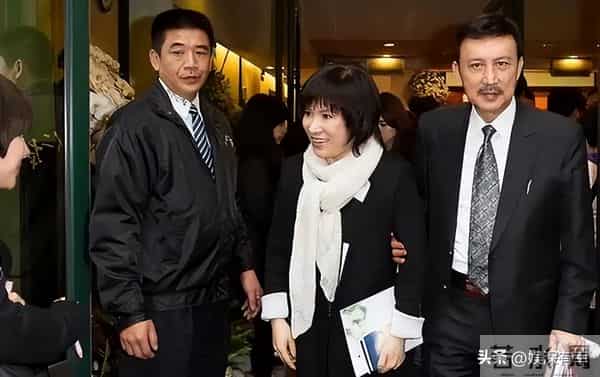 当年一代歌王,却沦为人人喊打的台D分子,如今妻离子散令人唏嘘