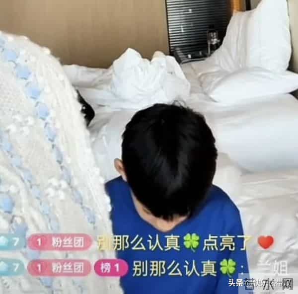 汪小菲儿子正脸曝光,与汪小菲如出一辙,张兰与孙儿同游乐开花