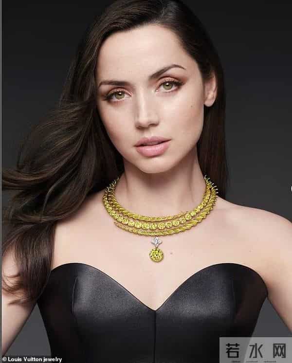 Ana de Armas分手后首现身:从阿汤嫂到自我主角,她的生活重新开机