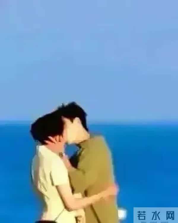 关晓彤海边当众拥吻吻得好认真,看的我都不好意思了