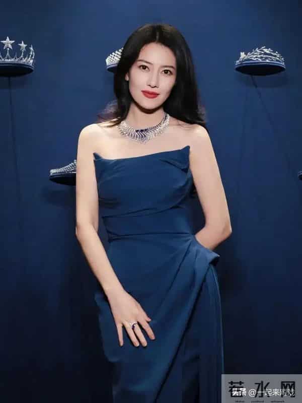 高圆圆美得不得了,完美诠释了性感