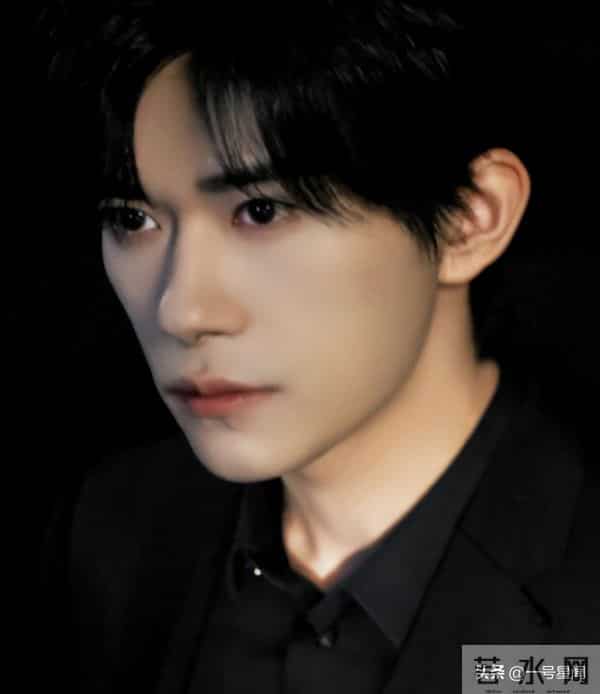 钱赚够了不装了?被曝"丑闻"的易烊千玺,揭开了内娱"恶俗"的一面