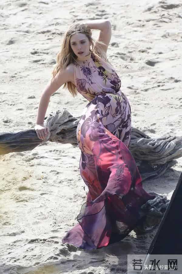 戏外比戏里更美!35岁奥尔森海滩造型惊艳众人,这气质绝了