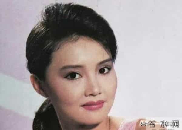 凄凉一生，马晓晴与名导同居多年被抛弃，如今复出无人问津