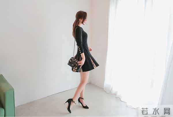 孙允珠-西亚简约风锁链流苏纯白外套